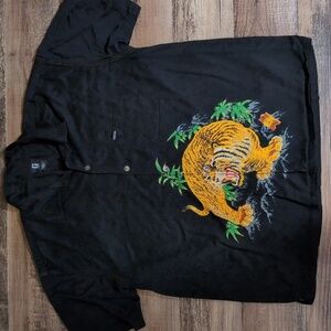 Guess Vintage Y2K Short Sleeve Button Down Rayon Tiger Shirt Size XL in Black
